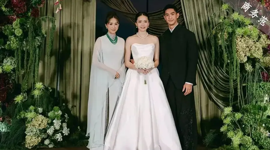 香港百亿豪门大婚，58岁港姐婆婆像30岁！张学友唱歌，李嘉欣也当绿叶…
