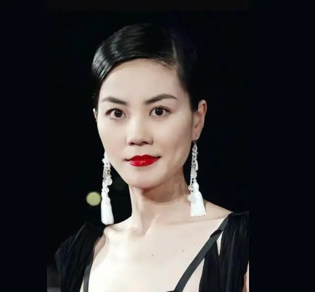 李嫣近况打脸全网！爱抽烟打麻将的王菲，其实是顶级好妈妈