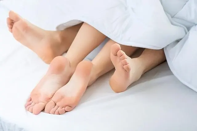 男子与女友一起旅游期间多次发生关系，但没有做任何安全措施