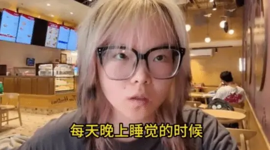 热浪侵袭！印度女留学生吐槽极端高温 内脏像在沸腾