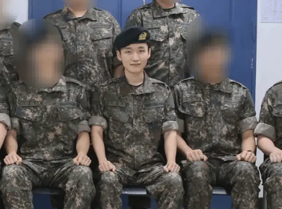 新兵蛋子小花生出列！韩兵役厅放出入伍新兵军装照
