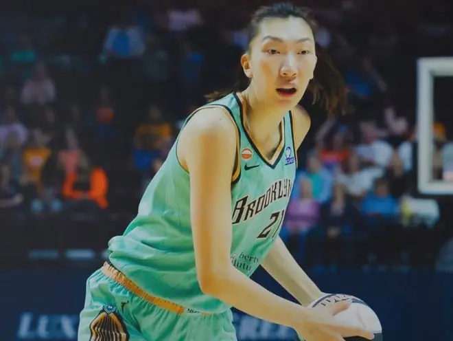 WNBA：华裔德比韩旭40秒4分输陈紫柔8+2 自由人输“抢三”卡位战