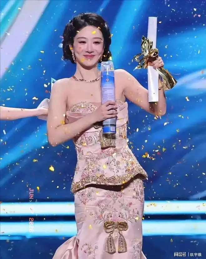 宋丹丹：我对不起杨紫，没想到她会这么红！杨紫：你永远是我妈妈