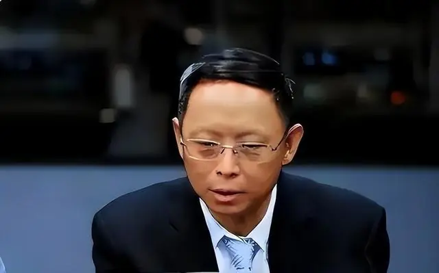 一家6口5本美国护照，却还在国内“捞金”，年营收上百亿