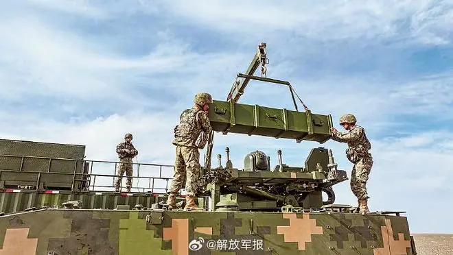 看现场！直击陆军某旅反坦克导弹分队训练