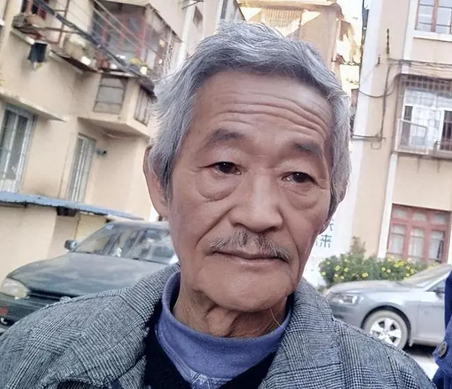 突传噩耗！陈翔六点半“妹爷”去世，享年82岁，最后露面瘦脱相