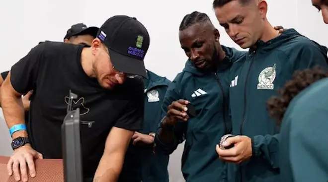 世界杯：网红赠墨西哥全队百万劳力士名表　足协表示到手即还