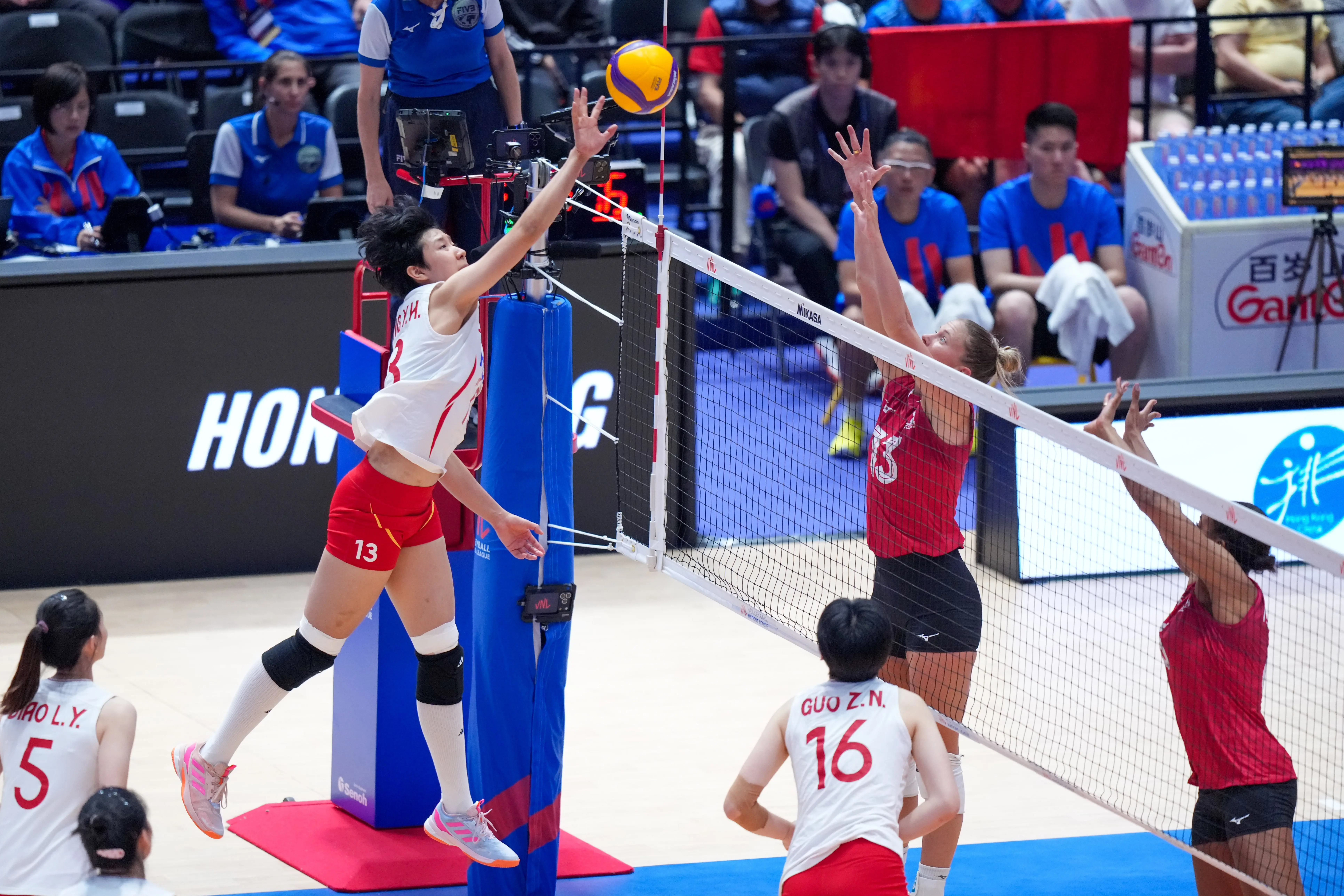 中国女排2-3惜败加拿大，无缘香港站开门红
