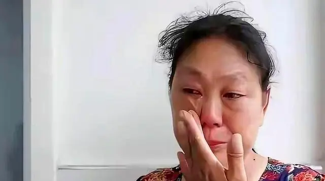 高调炫耀引祸端，上海业主群一番炫耀断送子女补课生意