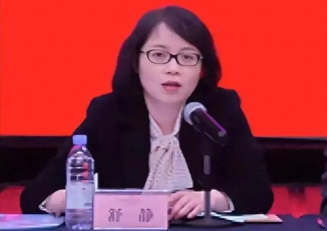 涉案470万借名贷！重庆农商行原副行长舒静三罪并罚获刑16年罚金290万