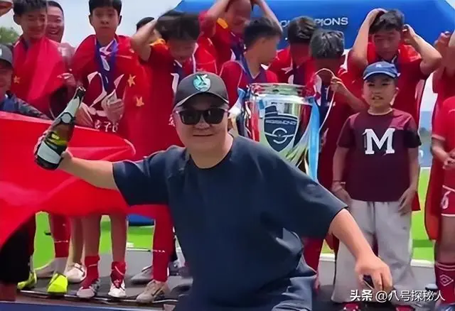 千万赞助款刚到位，董路第一件事：拿一百万分给月薪三千的老兄弟