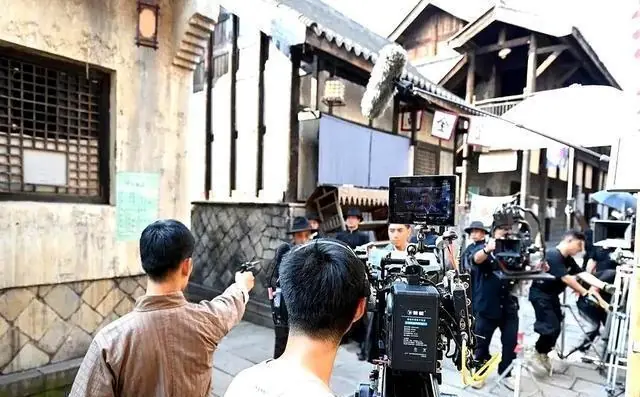2亿拍黄渤倪妮隔离聊天，票房383万——这叫拍电影还是分钱？