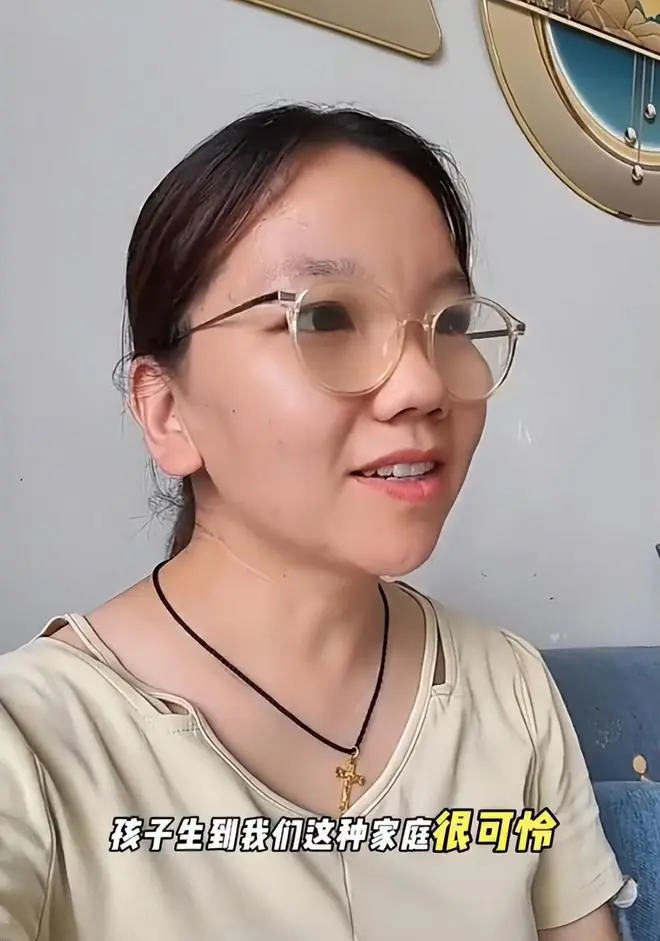 “我能生4个孩子，你们凭啥说我可怜！”宝妈低认知发言，被群嘲