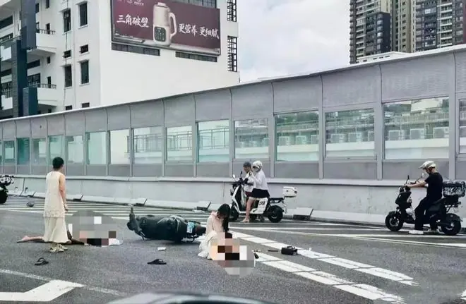 广州一家三口电动车违规上高架侧翻车祸，周兆成：全责≠全免