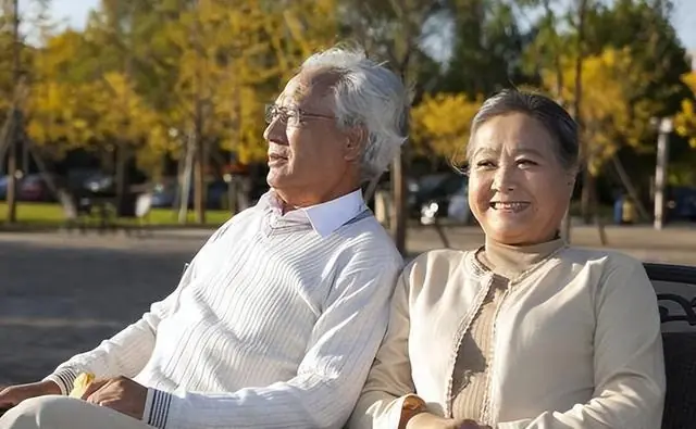 一个家庭最掉价的，是父母五六十岁时，处于以下几种状态
