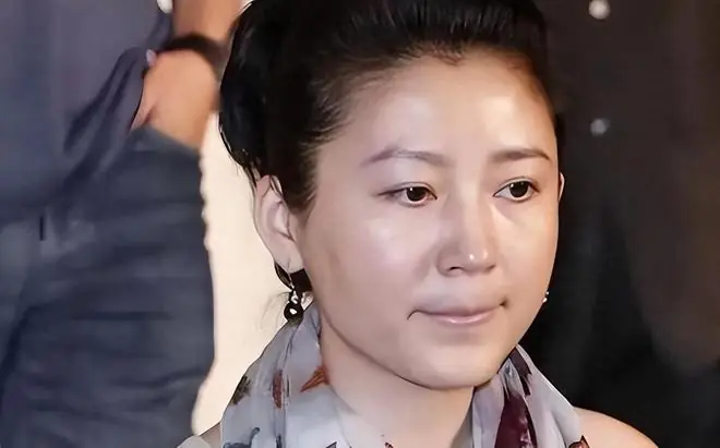 善恶终有报！57岁央视女主持王小丫，原来走上了另一条阳光大道