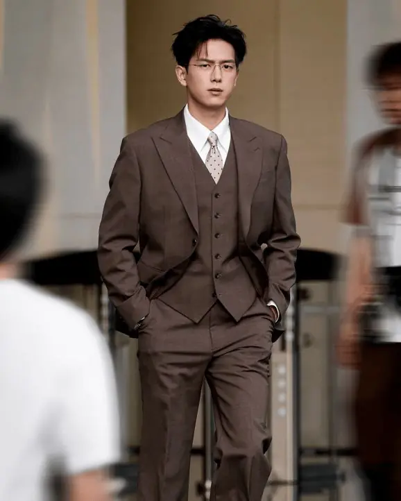 爆款预定！“现男友”李现携手李一桐，网传《破春光》将再现顶流与口碑演员的化学反应