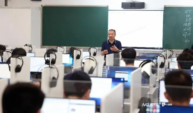 高考落幕，征途未止！高中为毕业生开设大学先修课