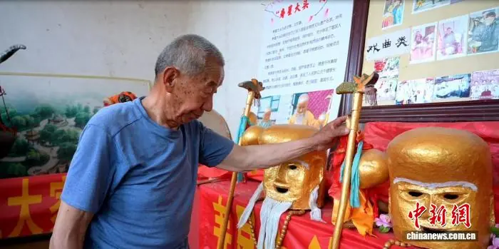 山西祁县六旬老人的“非遗变形记”：田间弃物如何“长”出寿星大头