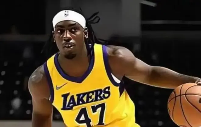 NBA夏联：布朗尼观战！湖人大胜独行侠 卡鲁马狂轰34+6三分