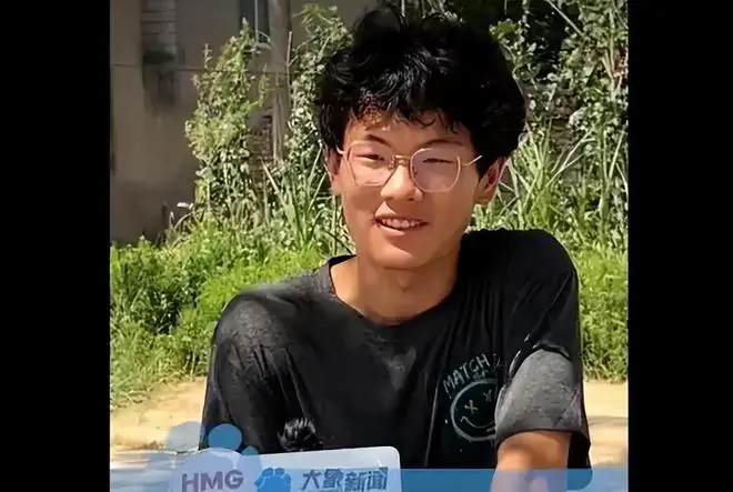 穷人的孩子早当家！高考693分，因路费放弃清华“强基计划”