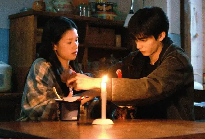 心疼陈异：早逝的妈家暴的爸，还有一个拖油瓶的她