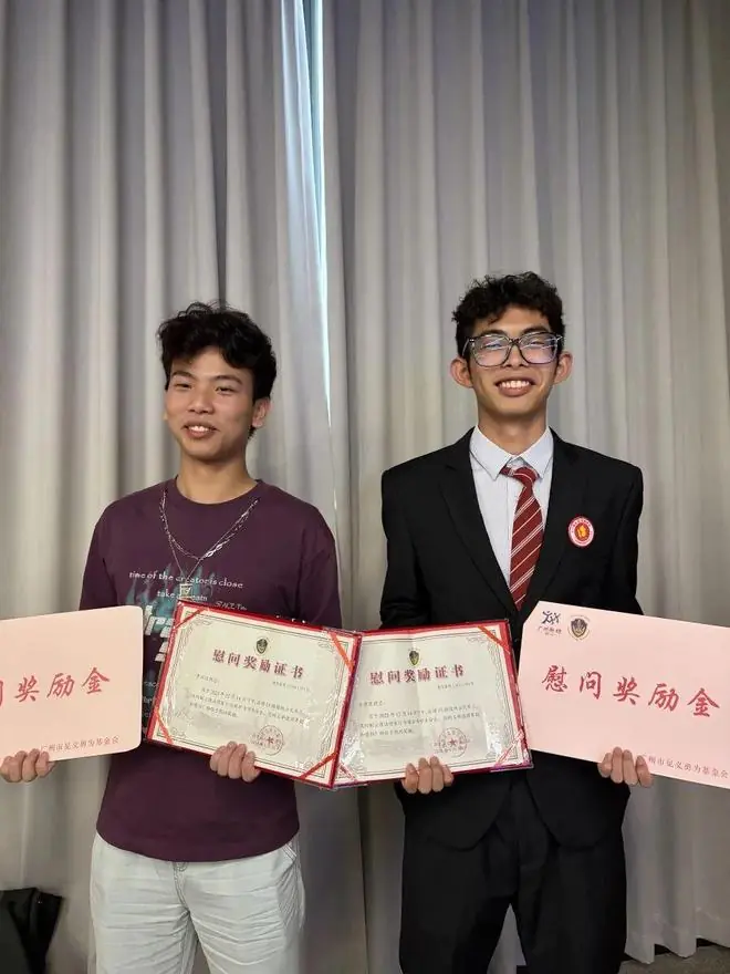 “当时吓得腿软了！”广州两高三学生公交车智斗嫌犯救下学妹，获见义勇为奖励，一当事人回应：未来想当警察