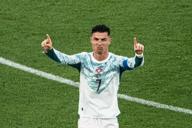 11球+14球，C罗是首位世界杯+欧洲杯打入25球的球员