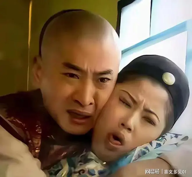 1998年，周杰和林心如在《还珠格格》中的剧照，林看起来极其难受