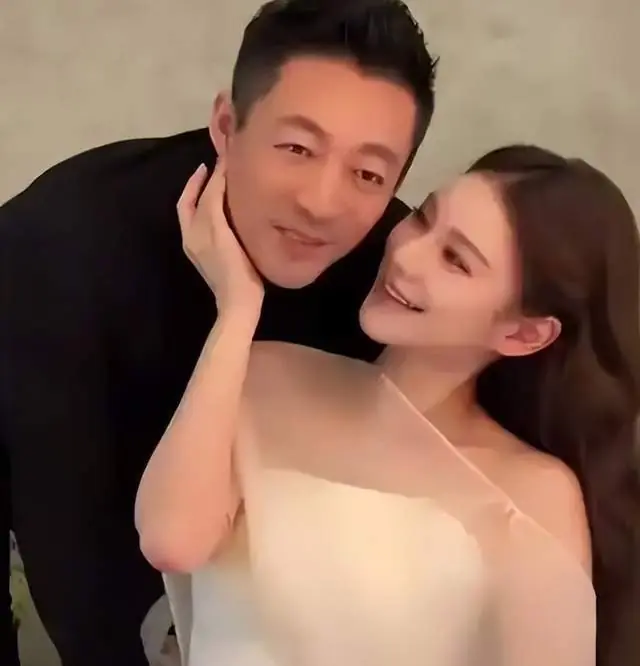 马筱梅直播时聊小杨阿姨，称经常看对方直播，也很关心小杨阿姨