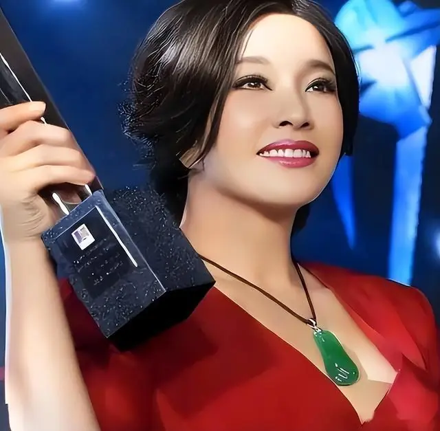 八个男友传闻真相大白后，刘晓庆现状曝光，难怪75岁无儿无女