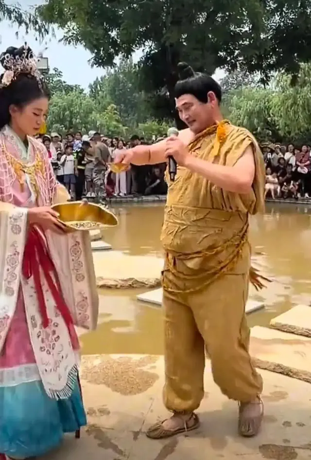 到手仅5万？大衣哥暴晒一天干出百万效果，打脸多少顶流！