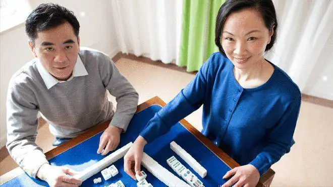 54岁大姐哭诉：一次“偷吃”，导致晚年凄苦，不离婚也是折磨