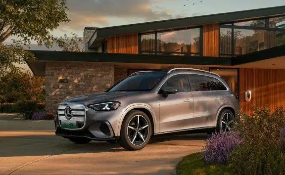 思必驰×全新梅赛德斯-奔驰纯电GLC SUV：纯电新境 智享豪华