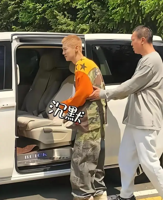 顶流鹿晗现状引全网破防，褪去万丈星光，终活成普通人模样