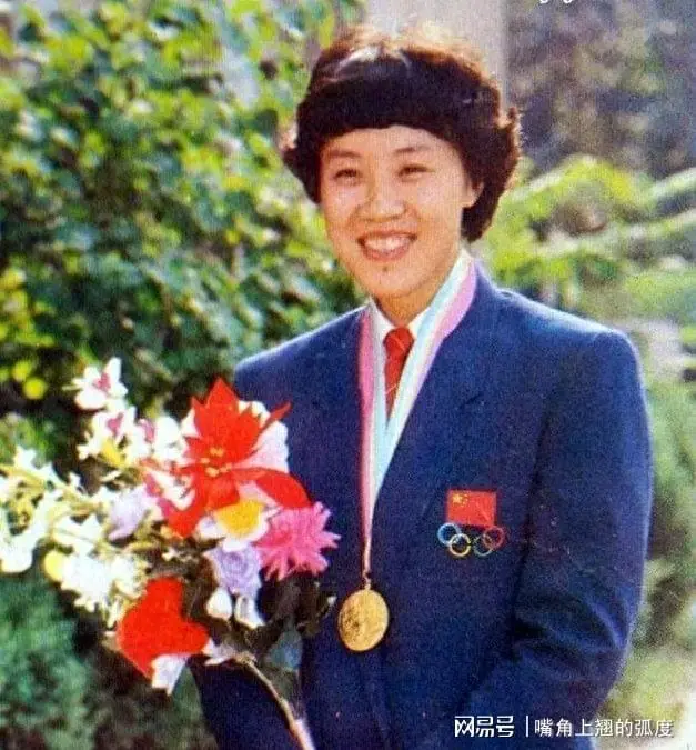 张蓉芳69岁安享退休生活，儿子成家丈夫执教四川女排