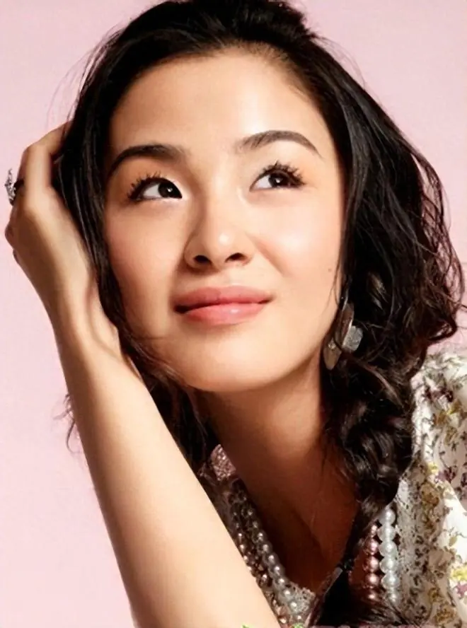 原来她是密春雷前妻，如今独居上海养龙凤胎，财富不受前夫影响