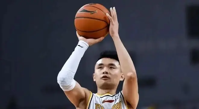 CBA夏季自由市场，没有球队敢接手的四位顶薪球员