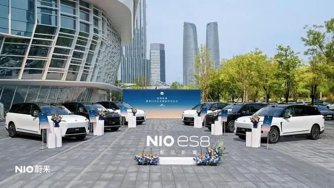 整车38.28-42.28万/租电27.48-31.48万元起，蔚来ES8大五座版交付
