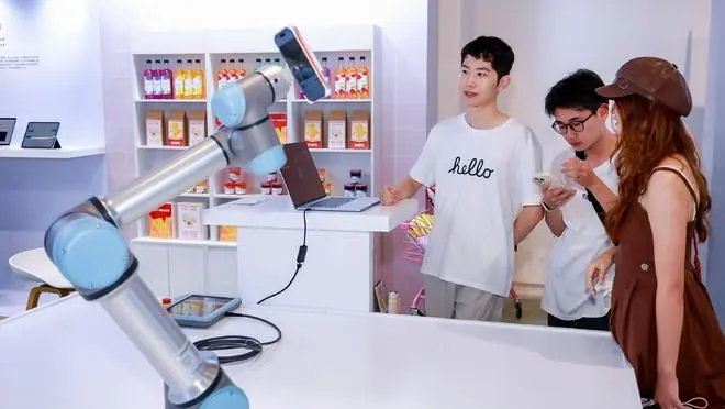 不会代码的文科生，已经开始用AI做产品了