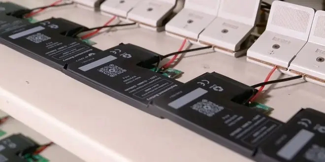 探秘苹果iPhone电池生产线：iFixit亲手组装一块电池