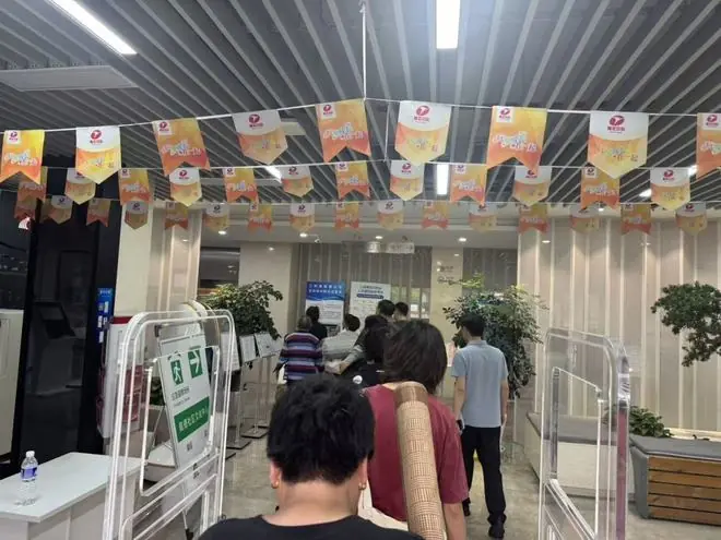 现场｜台风“巴威”逼近，安置点物资齐备、村民有序入住