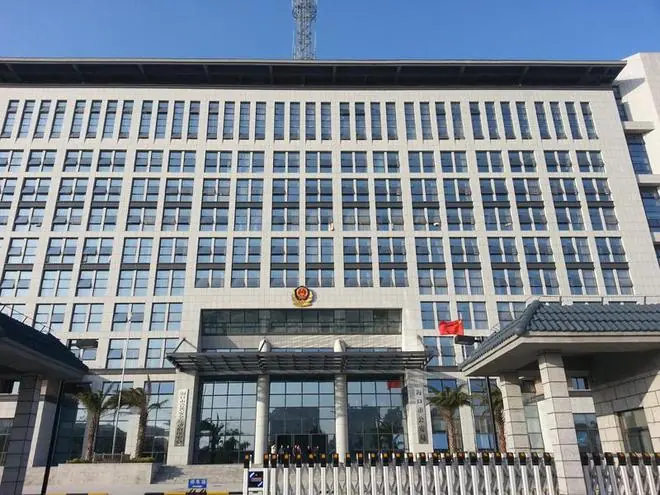 企业“内鬼”受贿案续：两次立案两次撤案后，海口警方对涉事商人重新立案侦查