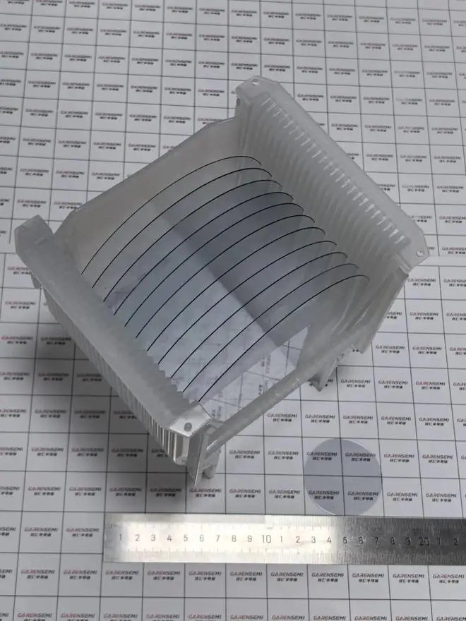 全球首发：国产镓仁半导体建成6/8英寸氧化镓同质外延量产线