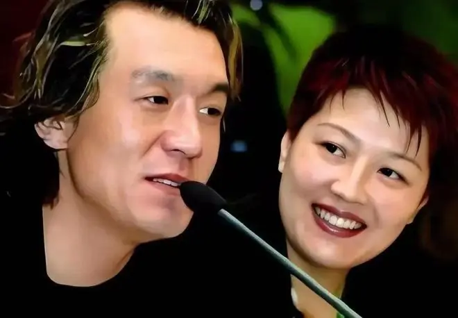 哈文现状:在美国守着丈夫坟墓，女儿又高又漂亮，感慨美国真热闹