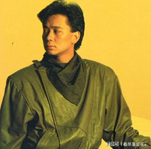 他曾与四大天王齐名，被富婆包养十年后变痴傻，看破红尘当了和尚
