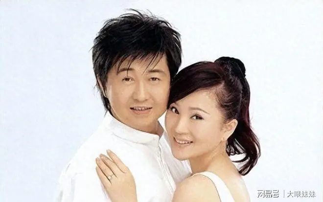 他曾与歌后韦唯相恋多年，却因事业地位悬殊最终分道扬镳！